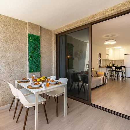 As De Casas - Valdes Center 9 - Cristianos Лос Кристианос